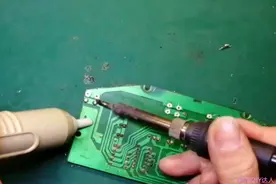 用电烙铁配合吸锡器更换电磁炉按键开关的全过程，新手值得一看！视频封面