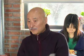 北京喜剧艺术节走过十年 陈佩斯亮相谈再上央视春晚视频封面