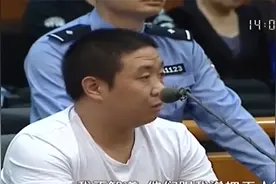 庭审：霸道老太占地盖房，直接盖到邻居家门，不料被邻居乱刀捅死视频封面