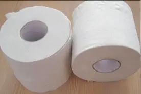 卫生纸是否含荧光剂，一试便知，快回家看看你家中招了没视频封面