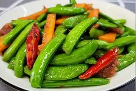 甜豆怎么炒最好吃？教你这样做，简单美味，脆甜爽口超下饭