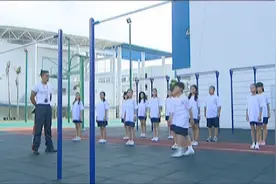 《巴啦啦小魔仙》第30集：带伤上课的体育老师视频封面