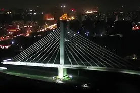 1.5万吨大桥空中转体45度，中国基建再秀黑科技视频封面