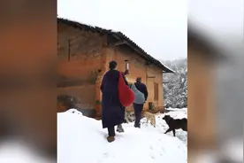 火房中式镂空隔断门，简单中凸显空间格调感视频封面