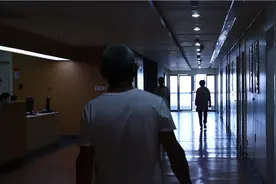 第一次在"精神病院"住是种什么样的体验视频封面
