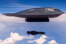 美空军数架B-2A抵澳执行轰炸机特遣部队任务视频封面