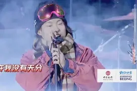 2021北京卫视跨年：GALA乐队一首《追梦赤子心》，歌声深入人心视频封面