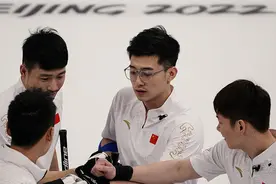 打得精彩！中国男子冰壶队战胜意大利队 迎两连胜视频封面