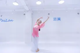热门中国风歌曲《予君书》古典舞编舞，温柔仙气！视频封面