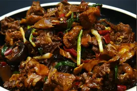 饭店必点的干笋烧鸭，原来做法这么简单，配上米饭我能吃三大碗视频封面