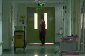 13岁女生疑怀孕：肚皮隆起还长满“妊娠纹”，医生检查后妈妈吓懵视频封面