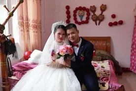 广西一帅哥迎亲，到家就拜祖屋，新娘挺漂亮的视频封面