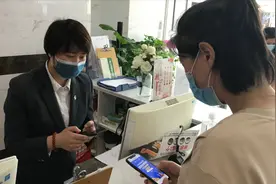 洛阳市洛龙区发放2000万元消费券，记者实地探访消费券使用情况视频封面