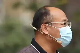 居民表示，开发商质量有问题，开发商应该负责丨向前一步视频封面