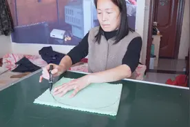 多余毛巾有妙用！剪1弧形缝起来！这种用法太实用视频封面