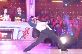 看黄豆豆跳舞真是享受！二话不说说跳就跳，舞姿征服全场！视频封面