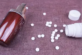 冬天晚上睡前，这个维生素C抹抹，美容养颜，皮肤光滑细嫩视频封面