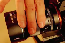 思锐宽银幕电影镜头评测 Sirui 35mm-f1.8 Anamorphic1.33X视频封面