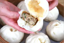 做包子，用生肉还是熟肉做馅？好多人都没弄对，难怪包子不好吃视频封面