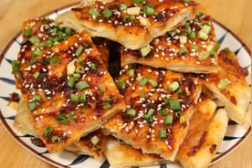这才是酱香饼最正宗的做法，秘制酱料配方告诉你，学会后就能开店