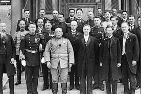 袁世凯签订丧权辱国的“二十一条”，被骂人卖国贼，群情激愤视频封面
