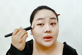 还在为脱妆困扰？小梦教你模特专用的烘焙定妆法，从此告别大油田视频封面