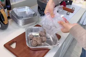 有烤箱空气炸锅就得用锡纸烤盘，加厚加深更耐用了，烤红薯很方便视频封面