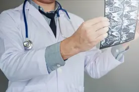 得了脑梗塞，日后一定偏瘫吗？医生：不一定，分2种轻重程度视频封面