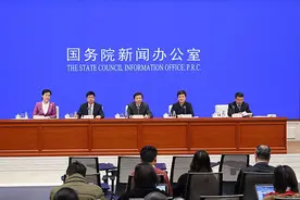 养老院“虐老欺老”问题频发，怎么解决？民政部回应了视频封面