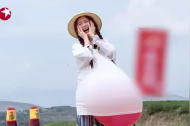 极限挑战：虞书欣被雷佳音恶作剧，衣服里气球被撑爆吓出表情包视频封面