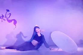 影儿仙女的舞蹈《青蛇》，平心而论媚而不妖，唯有末尾才显妖气！视频封面