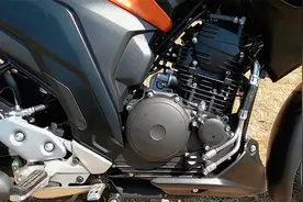 售价1.4万，雅马哈新款街车250，造型犀利，配ABS，适合通勤代步视频封面