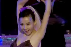 不老女神萧蔷大跳性感拉丁，完美身材真惹人爱！明星跳拉丁舞片段视频封面