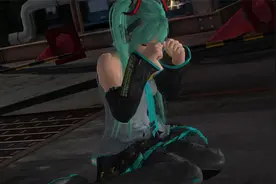 可怕 COS初音未来被壮汉打哭视频封面