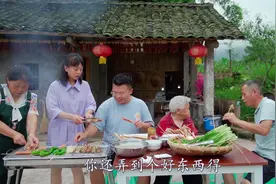 新买的烧烤架到了，今天整一顿家庭自助烧烤，让家人吃个尽兴！视频封面