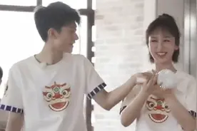 杨紫不小心被风扇伤到手，张一山的第一反应，网友：喜欢装不了的视频封面