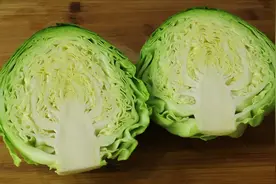 包菜别炒着吃了，教你简单又好吃的做法，上桌比大鱼大肉还解馋视频封面