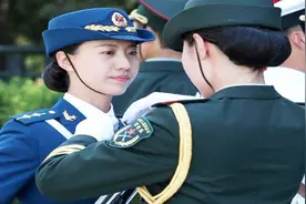 我国第一批女仪仗兵，退役后都在干什么？真是让人羡慕视频封面