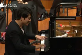 郎朗独奏《春节序曲》——钢琴里的浓浓年味，喜庆洋洋除旧迎新视频封面