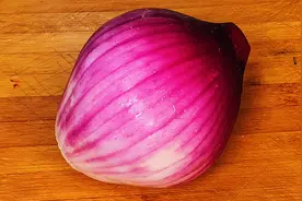 这才是炒洋葱最好吃做法，学会这一招，切从不辣眼，鲜香爽脆下饭