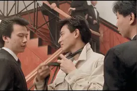 见识一下原版的“衣冠不整，恕不招待”！视频封面