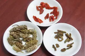 肝不好、夏枯草泡水当茶，是肝的“清洁工”，清肝火，润肝脏！视频封面