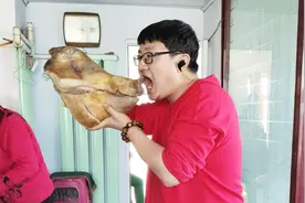 东北农村地道的猪头做法， 大锅小火慢慢炖，就一个字“香”视频封面