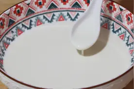 搅一盆面糊，简单一蒸，做一道超级火的小吃，比凉皮还好吃视频封面