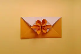 宝宝学折纸：手把手教你折带花的折纸信封，小学生也能学会的手工视频封面