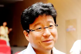 这个美籍华人打败马斯克、库克，成全球最佳CEO！视频封面