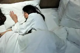 青海一美女的不雅视频，被闺蜜老公泄露视频封面