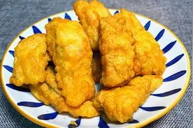 炸鱼块，放面粉和淀粉是大错，教你正确做法，鱼块又酥又香又脆视频封面