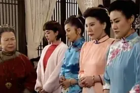 女大学生被迫嫁给60岁老头为妾，开启勾心斗角的豪门生活！影视视频封面