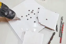 普通钻头给瓷砖打孔太难了，水电工用这个钻头，一打一个洞真方便视频封面
